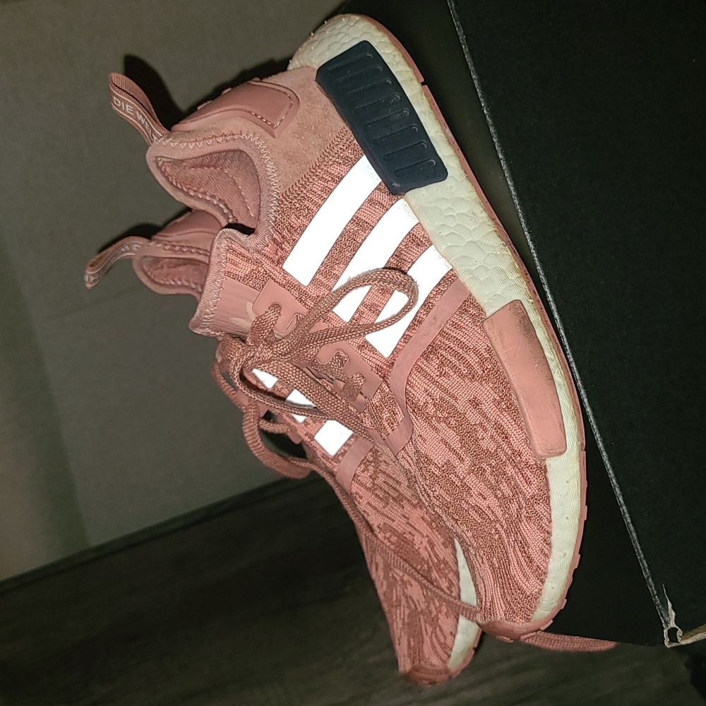 ADIDAS pink boost - Picture 1 of 4